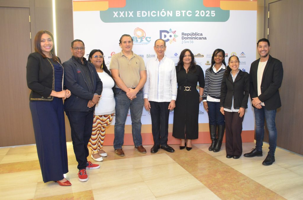 Amelia Reyes, Luis Santiago Severino, Rita Pérez, Edward Wall, Luis Felipe Aquino, Sarah Hernández, Millizen Uribe, María Mercedes y Juan de Dios Valentín.