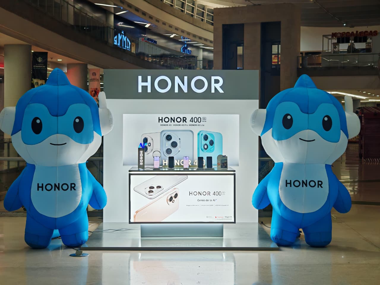 Stand de HONOR en Plaza Central