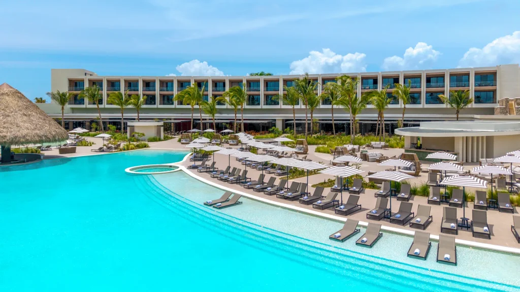 Vista aerea del hotel Zemi Miches Punta Cana All-Inclusive Resort, Curio Collection by Hilton