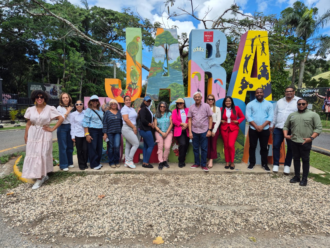 Miembros de Adompretur visitaron Jarabacoa.