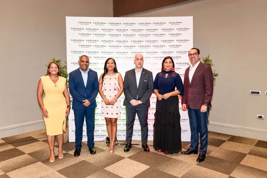 Andreína Germán, Víctor Cruz, Isaura de la Cruz, Miguel Domínguez, Yenny Polanco Lovera y Gonzalo Vera Aguilar.
