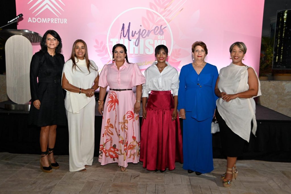 Miguelina Butrón, María Marte, Sarah Hernández, Millizen Uribe, Linette Arbaje y Milka Hernández.