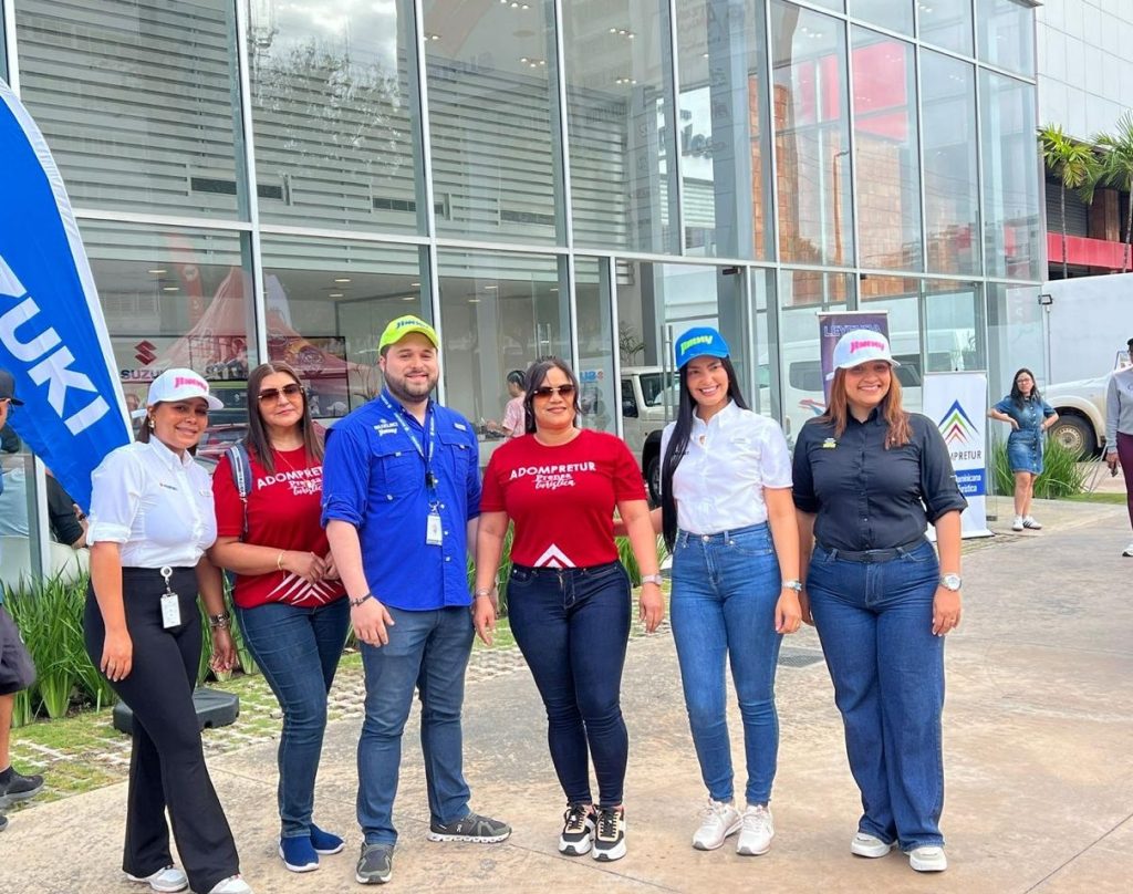 Nicole Gómez, Rosa Lidia Lora, Vicente Chuan, Sarah Hernández, Graciely Frías y Pamela Martínez.
