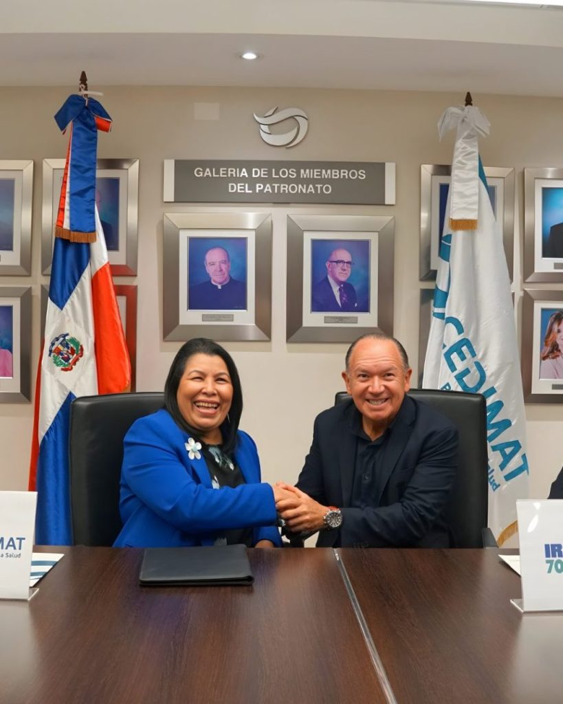 Milagros Ureña, directora general de CEDIMAT, y Wilber Anderson, CEO de SBR Sports, marca que trae al país el Ironman 70.3.