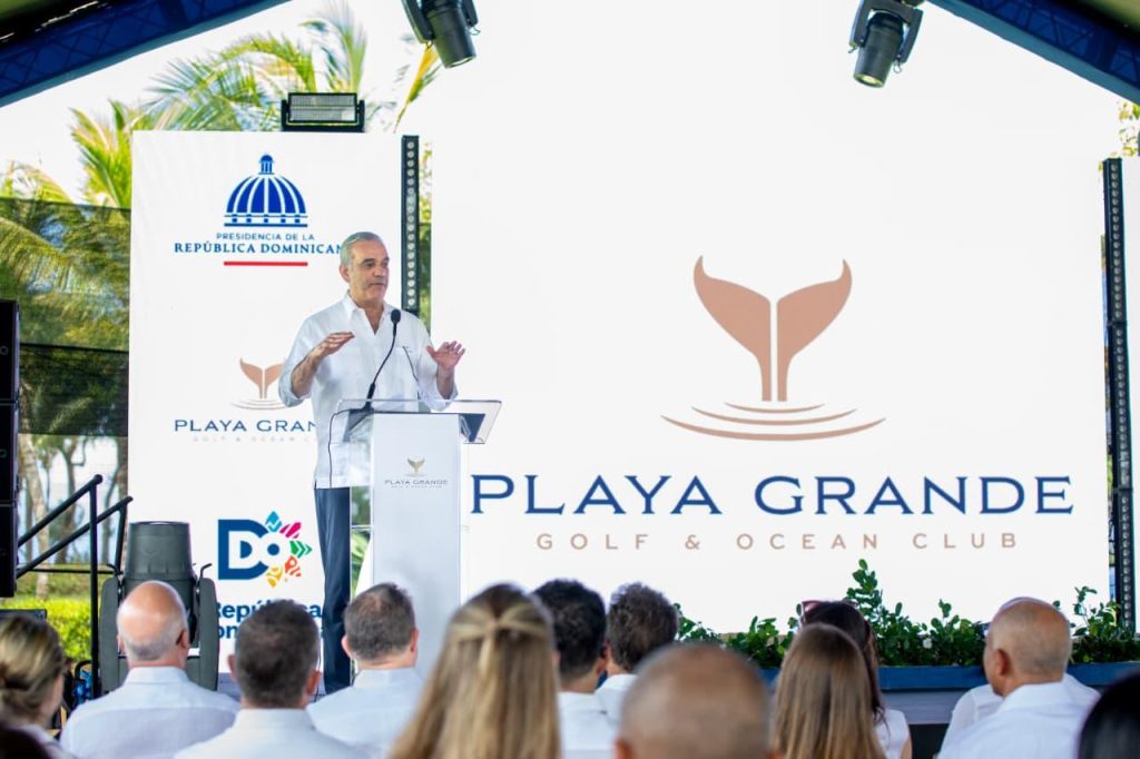 Presidente Lusi Abinader Corona.