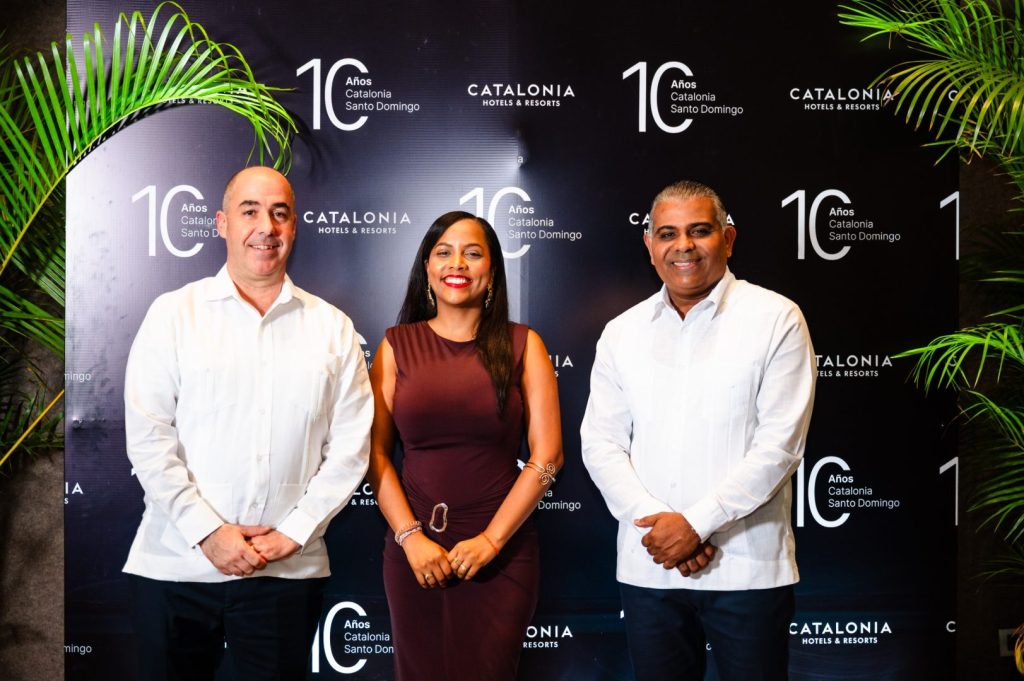 Miguel Domínguez, Isaura de la Cruz y Victor Cruz.