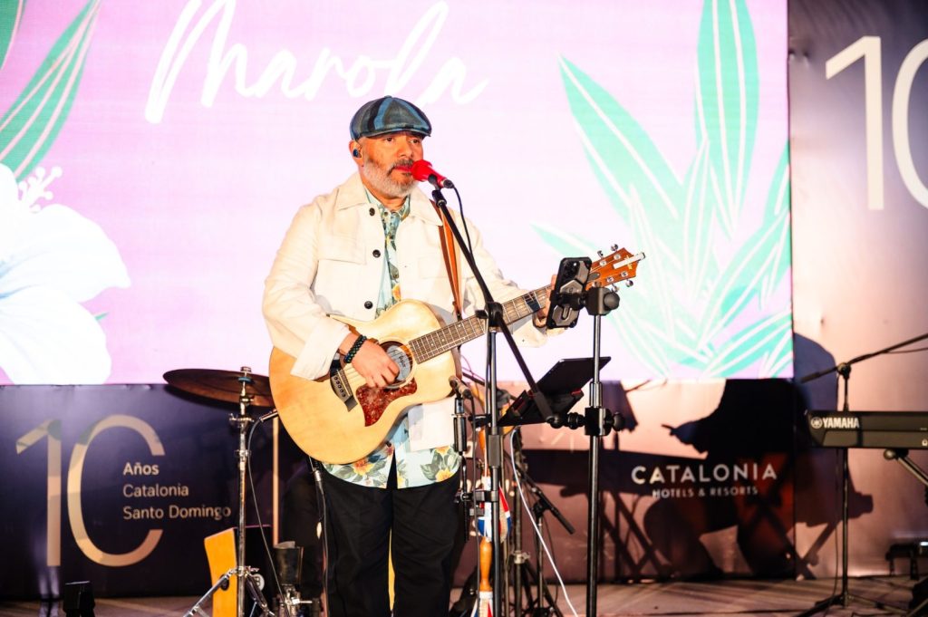 Pavel Núñez, amenizó el encuentro.