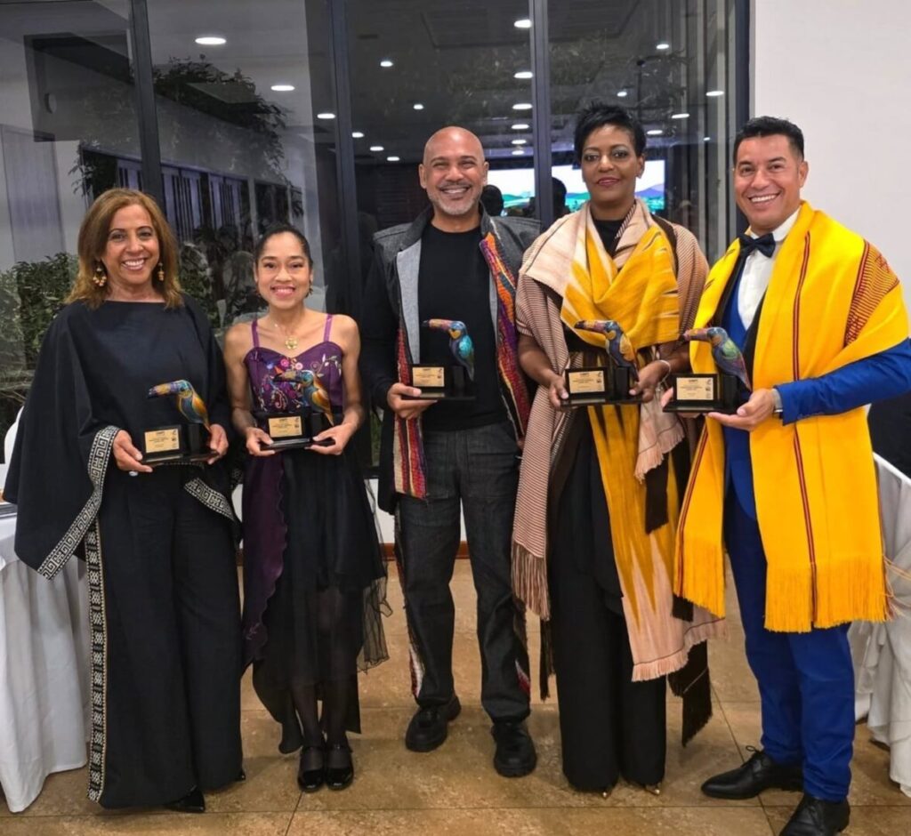 Mayra De Peña, María Mercedes, Salvador Batista, Yubelkys Mejía y Juan de Dios Valentín, ganadores del Pasaporte Abierto 2025.