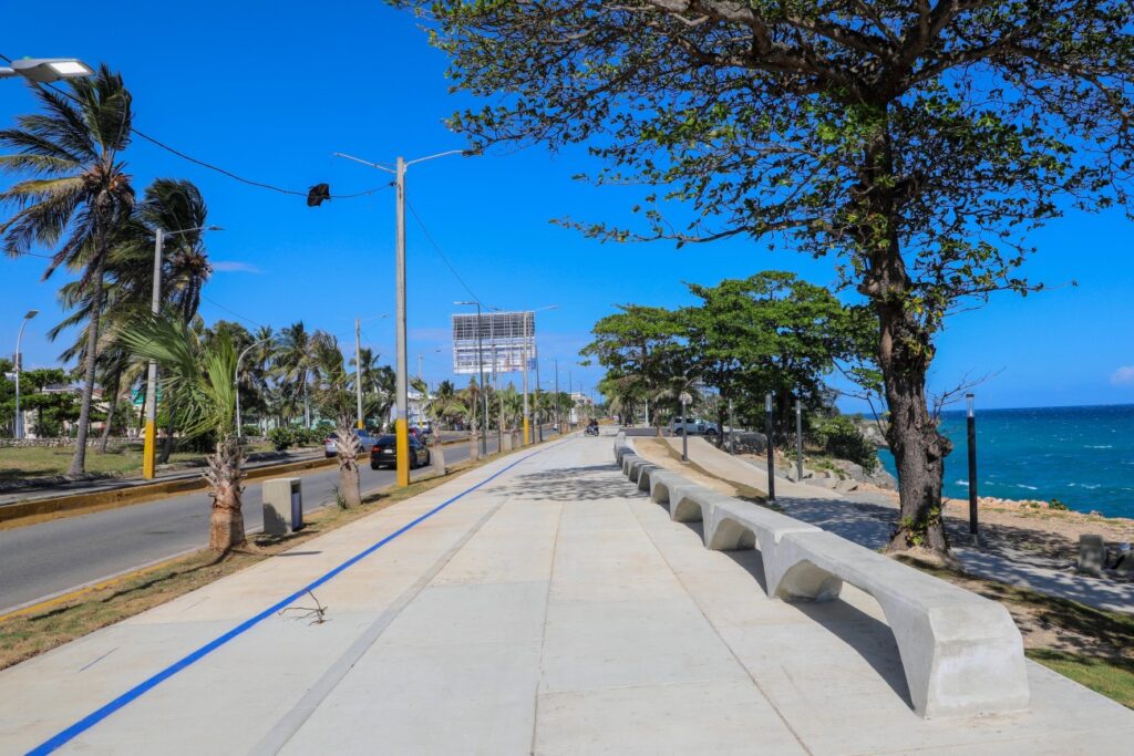 Presidente Abinader y David Collado inauguran segunda etapa del malecón de Santo Domingo Este