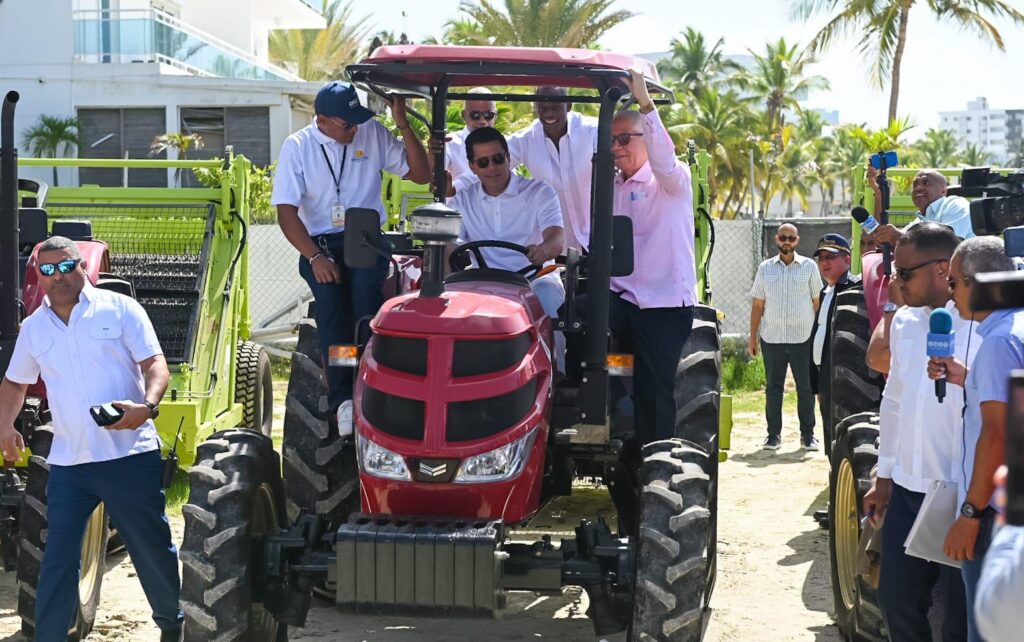 MITUR refuerza la limpieza en destinos turísticos con 42 nuevos equipos