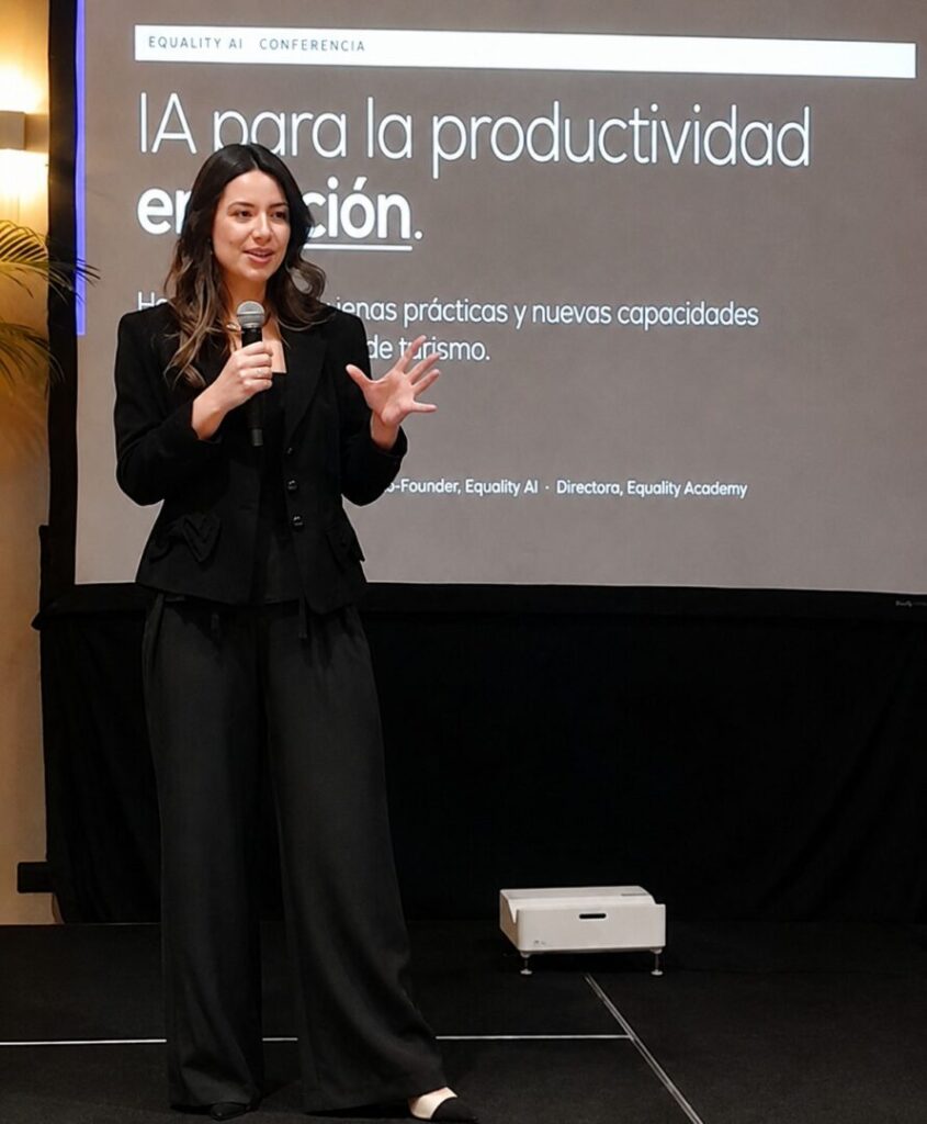 La expositora María del Mar García disertó sobre la inteligencia artificial