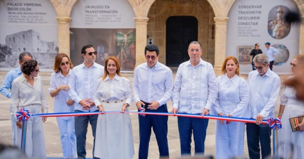 Mitur entrega el Alcázar de Colón restaurado e inicia nueva iluminación en la Ciudad Colonial