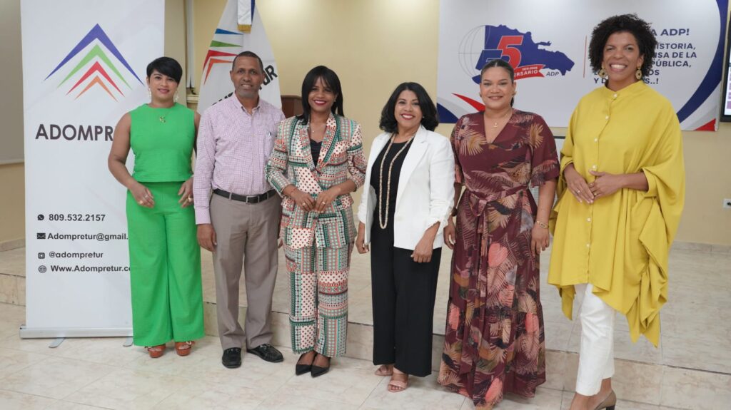 Carmen Bretón, Marcos Cadet, Millizen Uribe, Itania María, Sarah Hernández y Cristina Rosario.