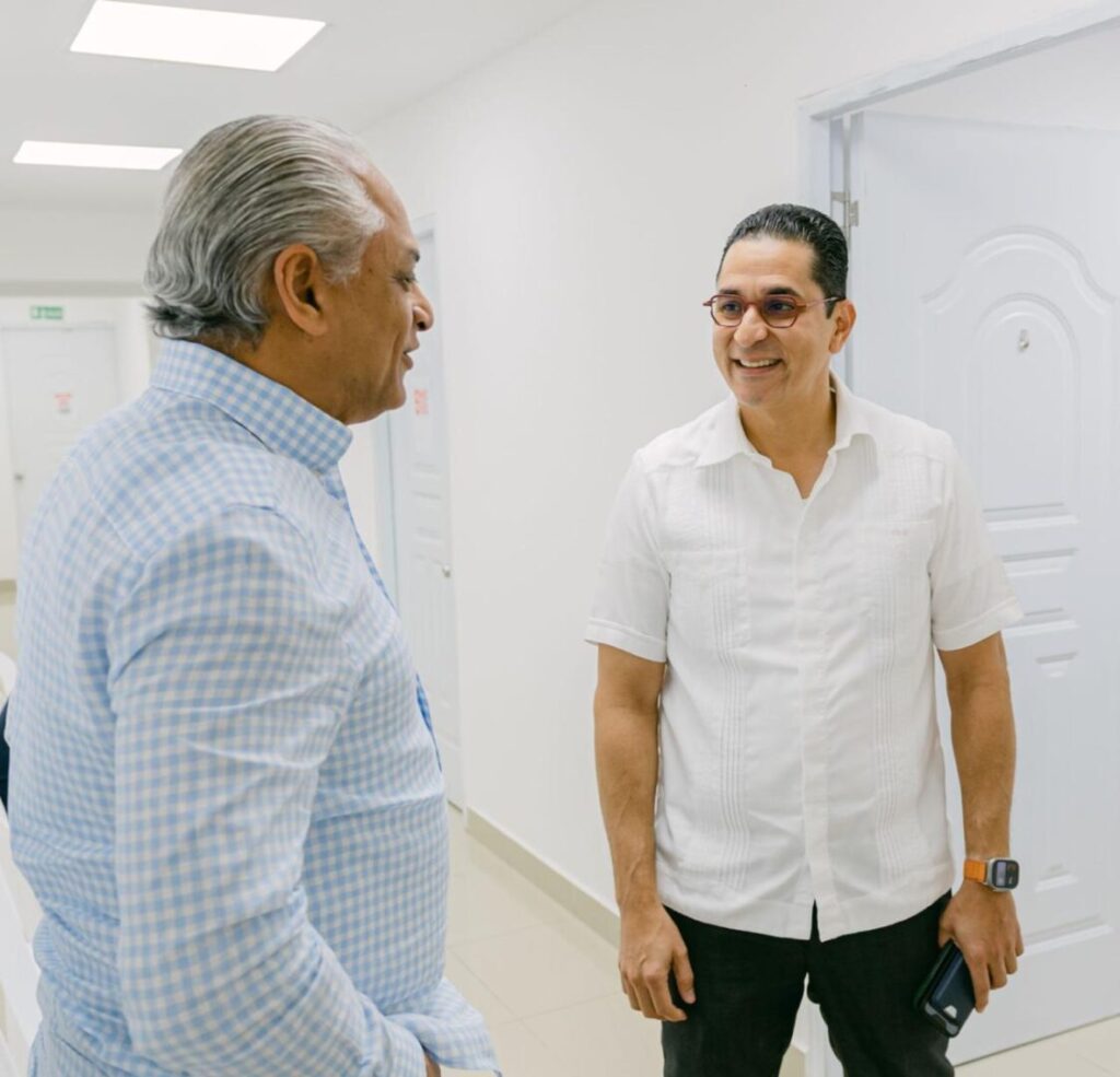 Américo Rodríguez, director de Cedulación de la JCE, y Jorge Subero, presidente ejecutivo de Cap Cana.