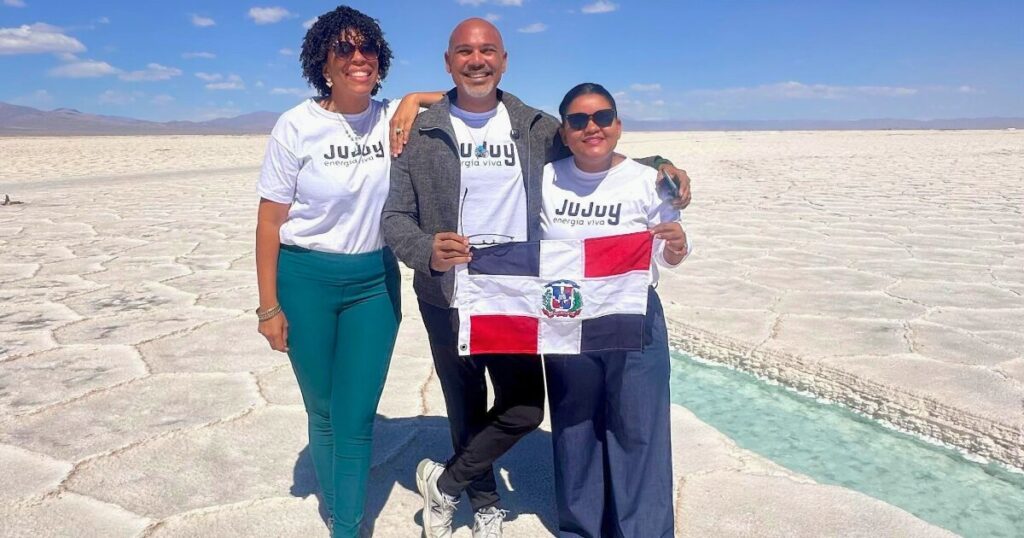 Cristina Rosario, Salvador Batista y Naivi Frías, integrantes de la delegación dominicana que participó en el Fampress organizado por la OMPT.