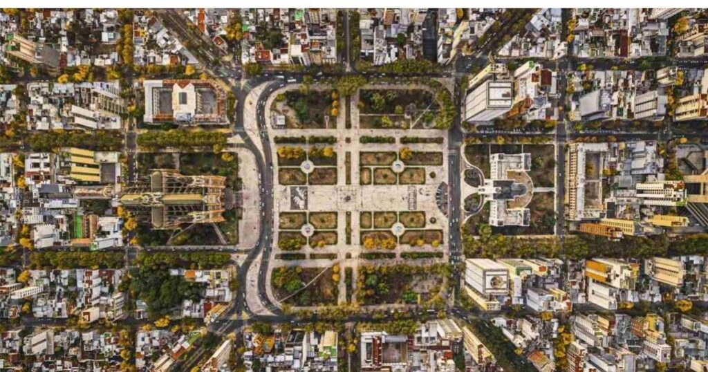 La Plata es una ciudad planificada donde destacan sus cuadrículas y diagonales.