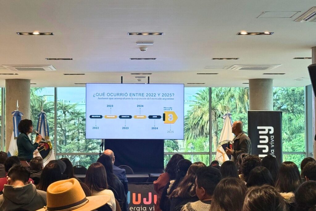 Participacion de Cristina Rosario y Salvador Batista