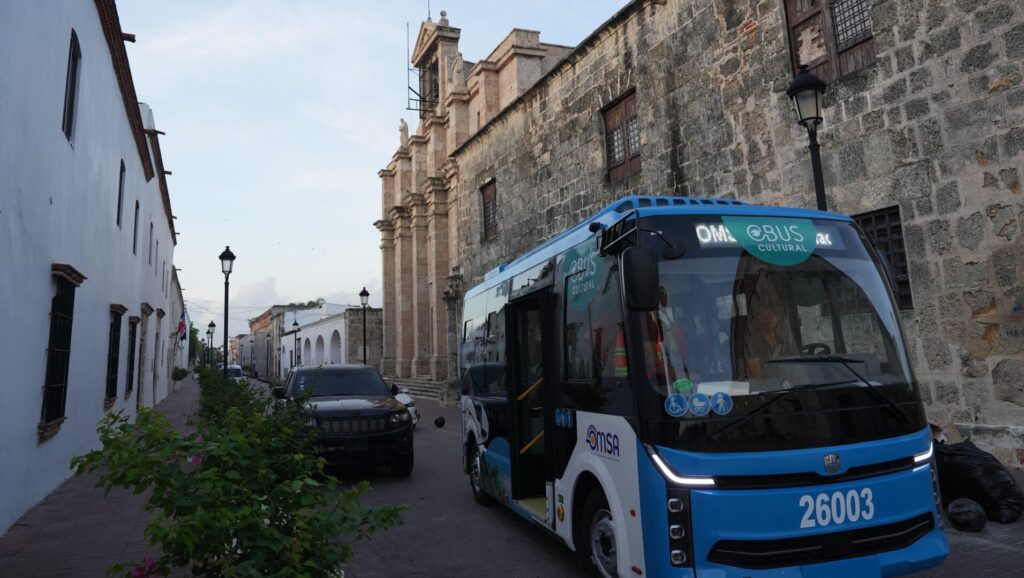 Conoce la nueva ruta eléctrica hacia Ciudad Colonial: tarifa de RD$35, horario, 31 paradas y conexión con el Metro de Santo Domingo.