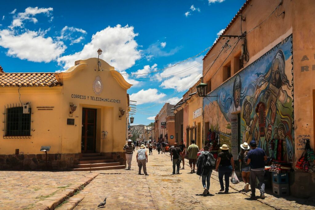 Calles de Tilcara, uno de los pueblos de la Quebrada de Humahuaca, en Jujuy. Foto: Héctor Ramón Pérez.