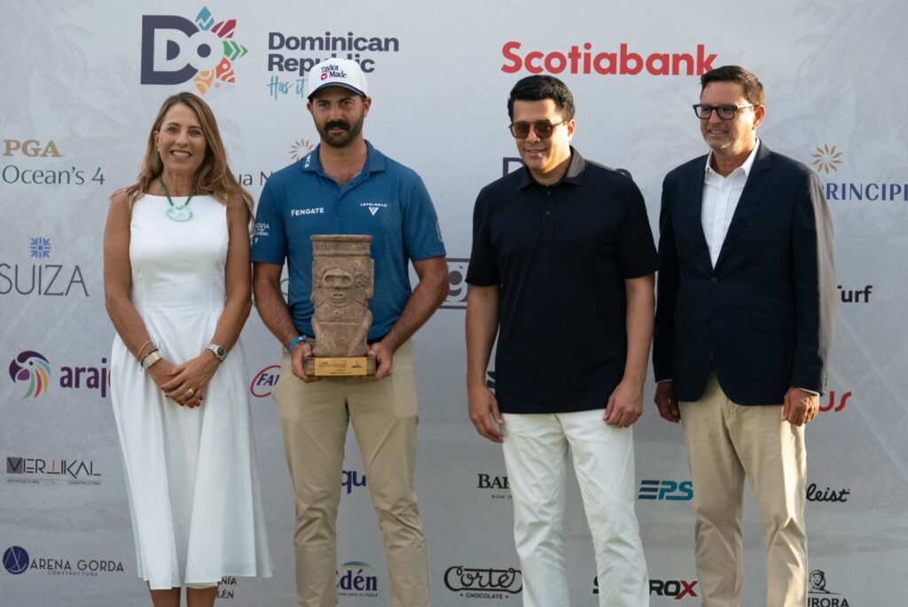 Encarna Piñero, Joey Savoie, David Collado y Jaime Sitjar, durante la premiación del Dominican Republic Tour Championship, celebrado en PGA Ocean’s 4, Playa Nueva Romana.