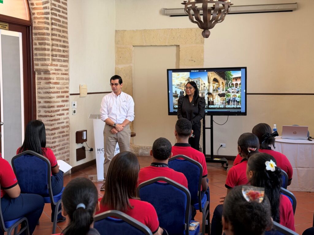 Programa de pasantías de Hodelpa Hospitality para estudiantes del Politécnico Nuestra Señora del Carmen.