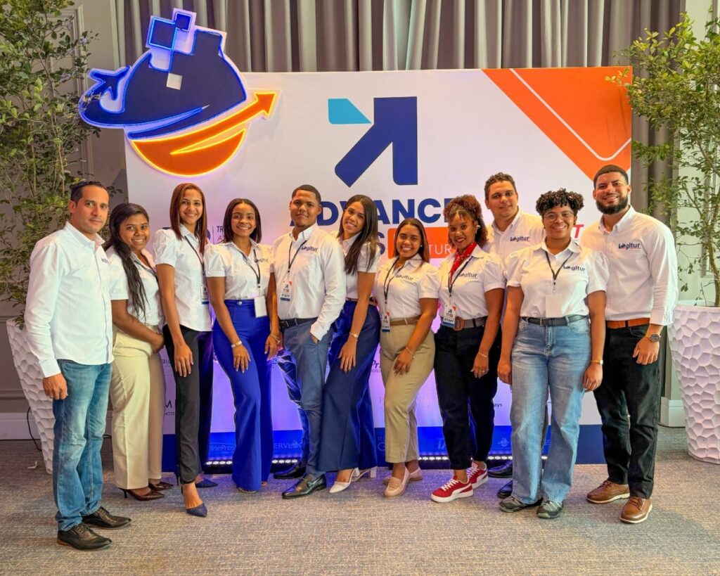 Parte del equipo de colaboradores de Logitur
