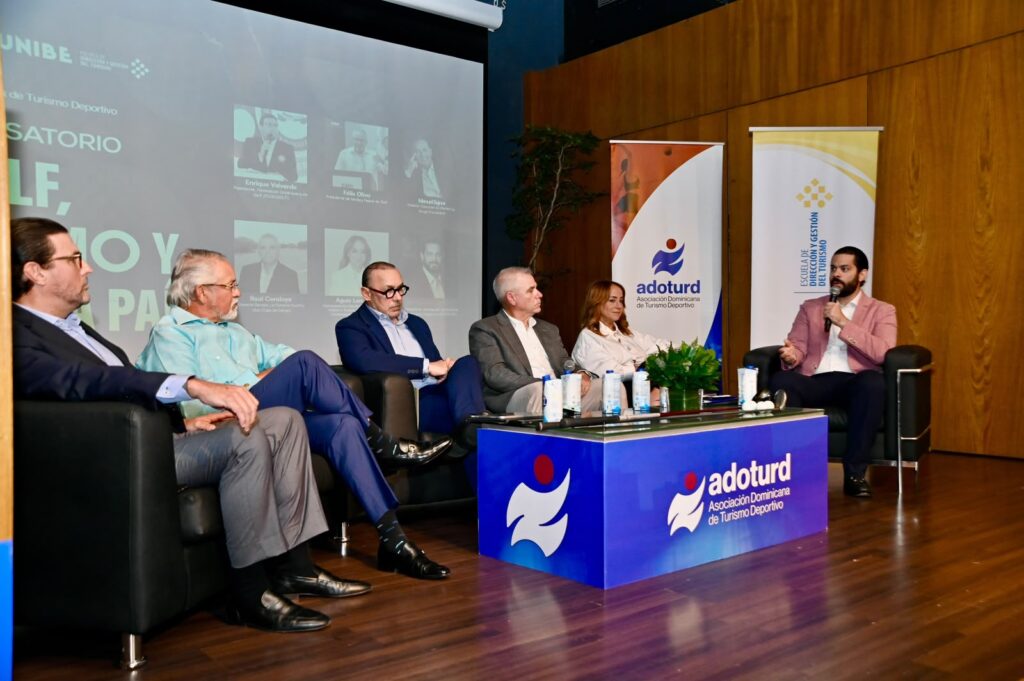Panelistas de Adotalk 2